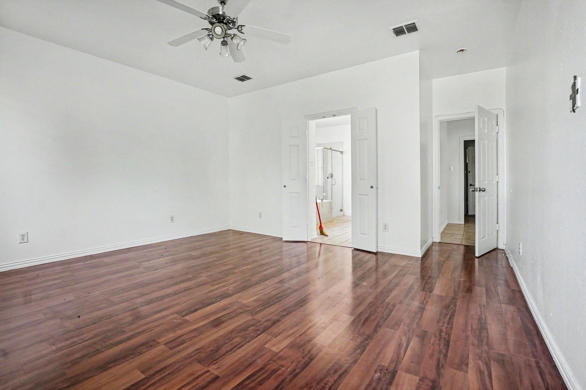Building Photo - 3023 Riverwood Ln