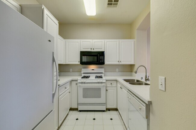 Building Photo - 3BDRM Townhome in Durango Trails community