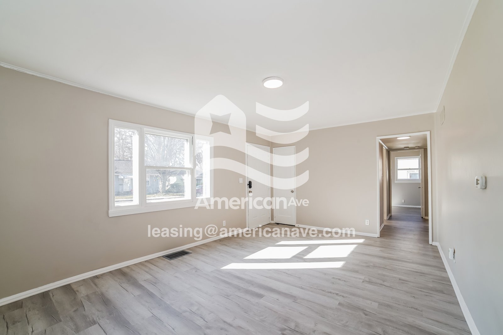 Building Photo - 823 W Bartlett Ct