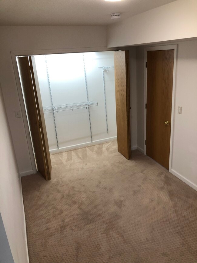 Building Photo - Courthouse View Apartments