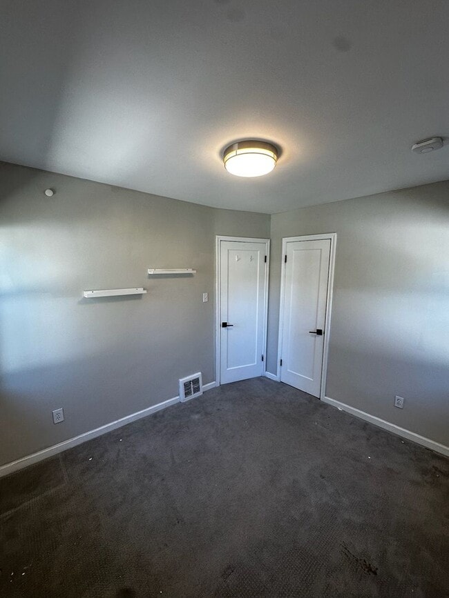 Building Photo - Beautiful 4 Bedroom Home in Millcreek Available Now!