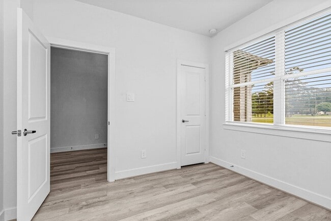 Building Photo - 29019 Pine Forest Dr