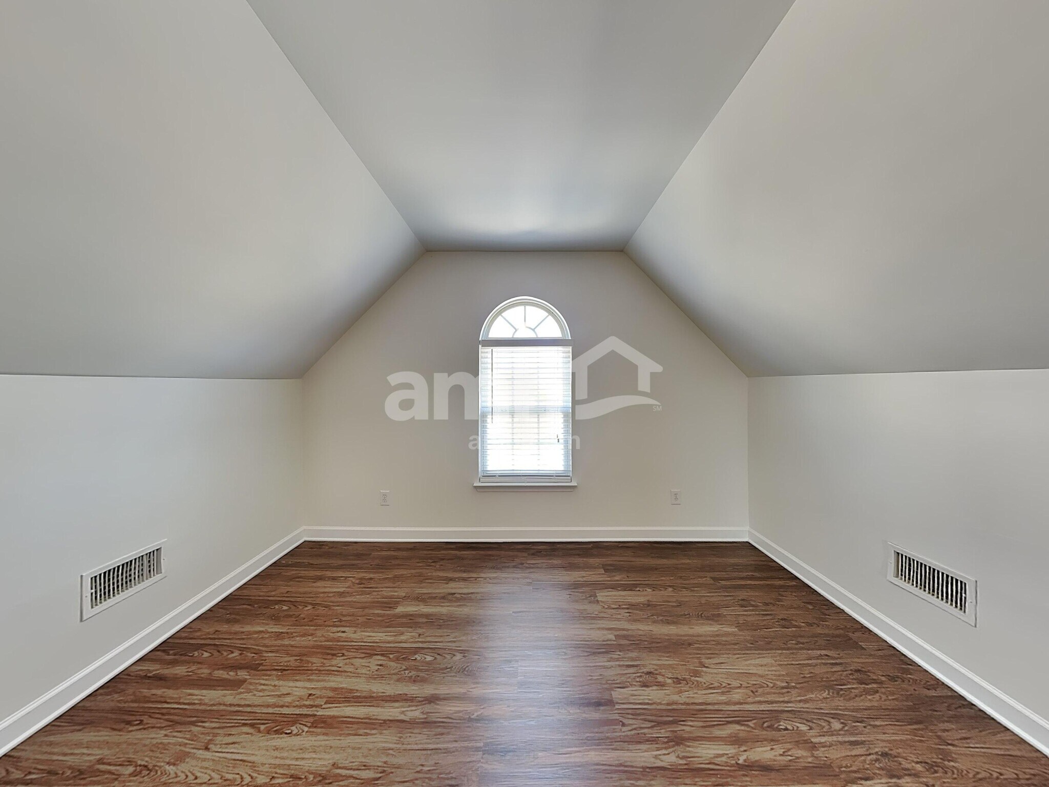 Building Photo - 3437 Continental Dr