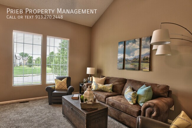 Building Photo - Fountain Gate Village Single-Family Homes ...