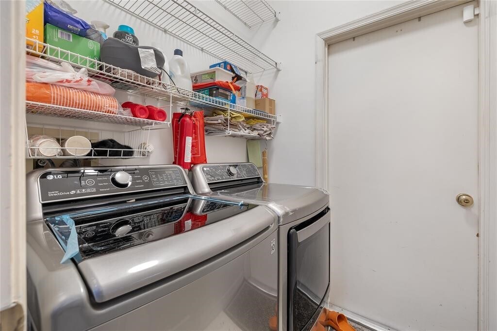 Building Photo - 5460 NW 38th Ter