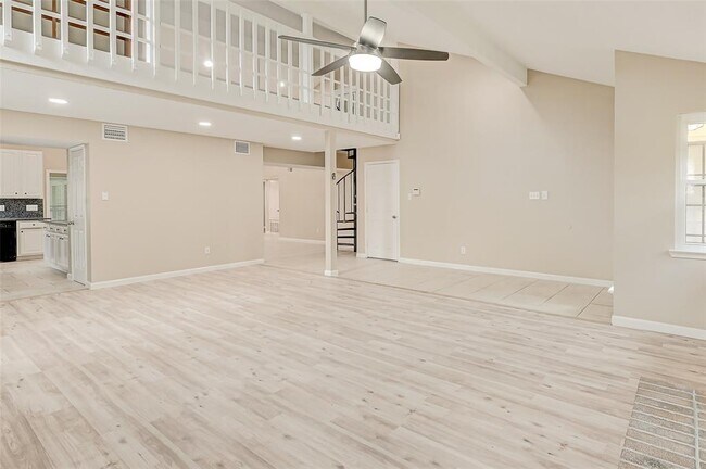 Building Photo - 2302 Brook View Ln
