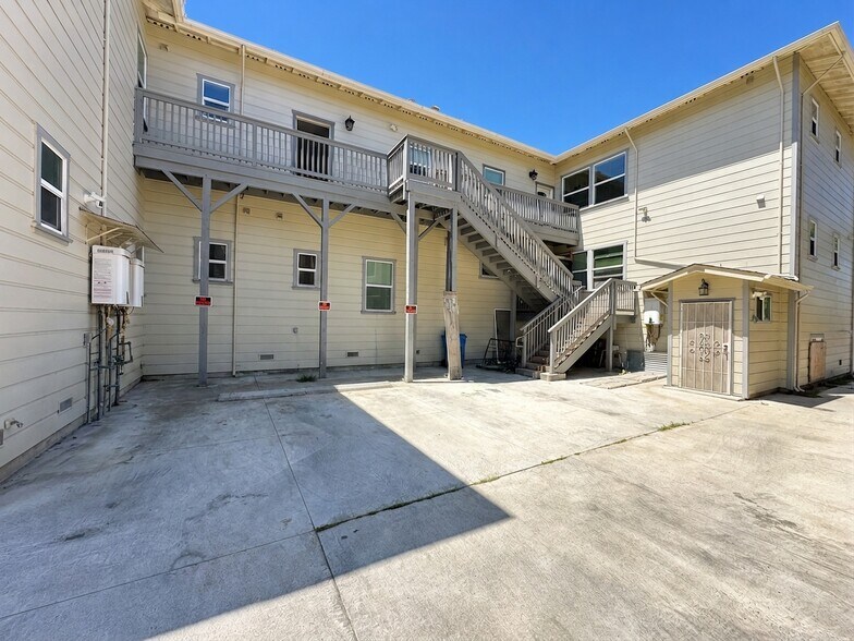 Building Photo - 1506 Lincoln Ave