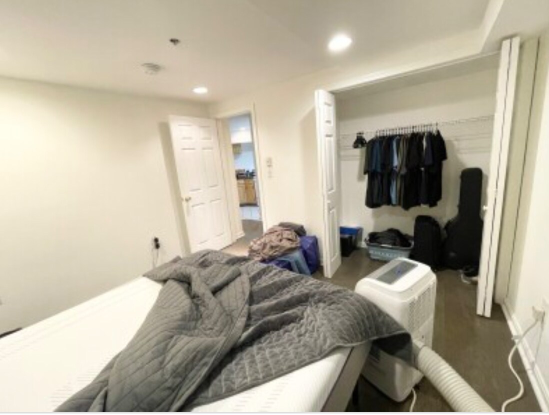 Building Photo - 115 Jersey St