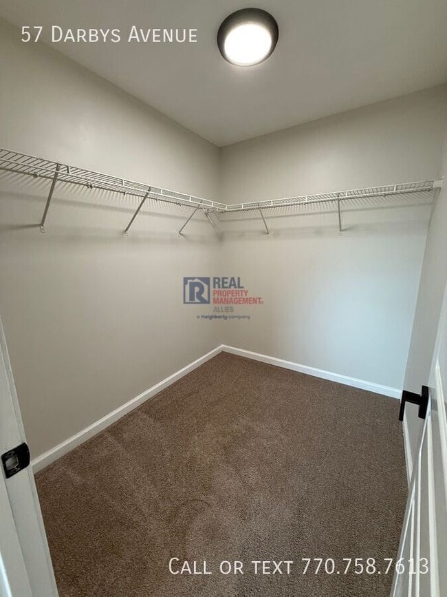 Building Photo - 57 Darbys Ave