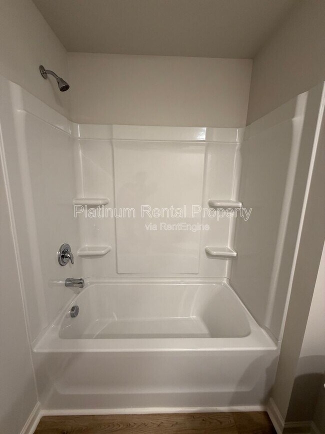 Building Photo - 46 Rustin Rdg