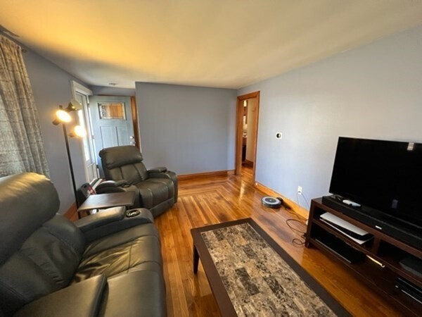 Building Photo - 375 Elm St