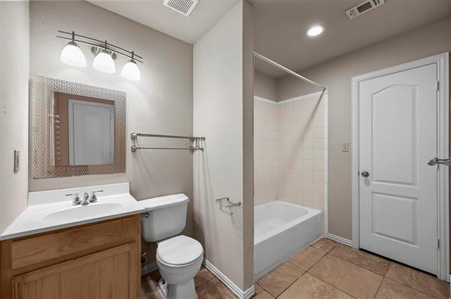 Building Photo - 902 Wentwood Dr