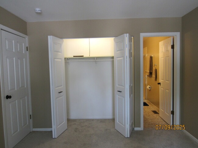 Building Photo - 950 Cumberland Ct
