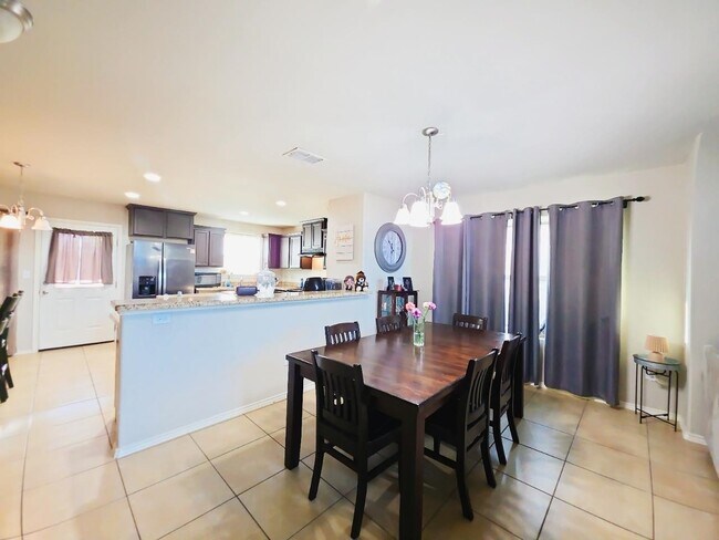 Building Photo - 1408 Calaveras Ct
