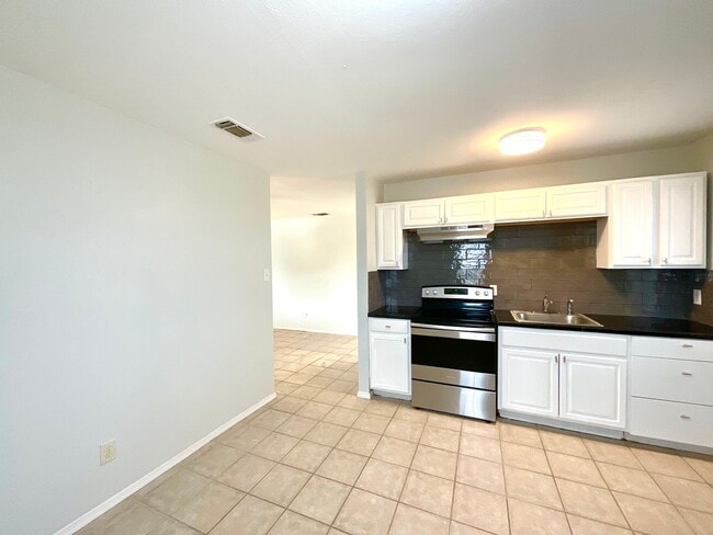 Building Photo - 509 Meadow Forge