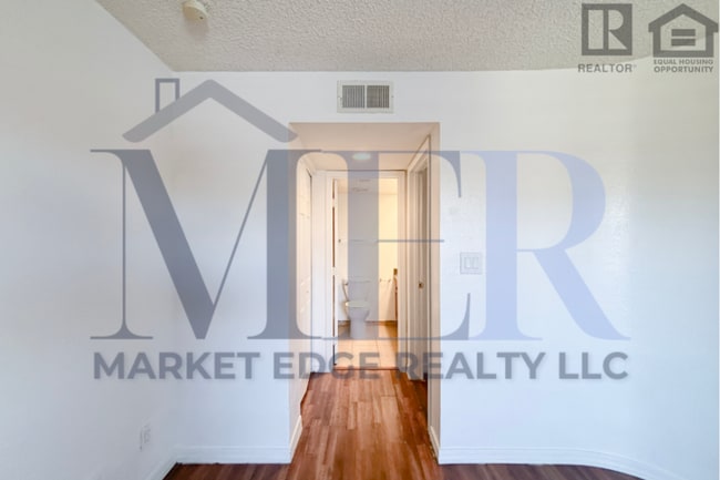 Building Photo - 2Bed/2Bath Apt at Greenway/35th Ave! Move-In Ready on 08/06/2026!