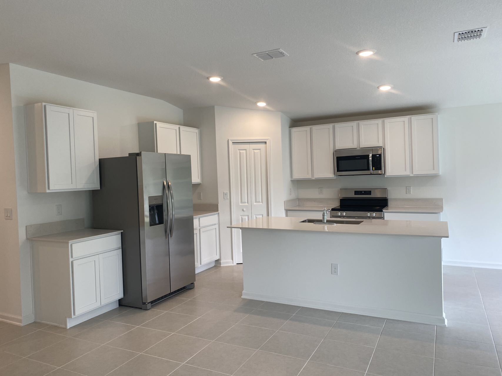 Building Photo - 2316 Green Valley St