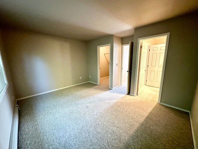 Building Photo - Introducing the Perfect Townhouse Steps Away from Central WA University!