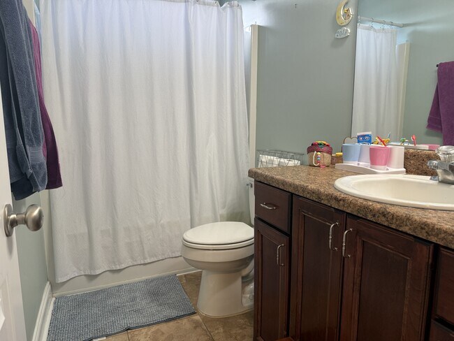 Building Photo - 729 English Oak Dr