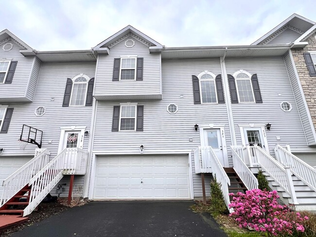 Primary Photo - Cranberry Township - 3 Bedroom 2.5 Bathroo...