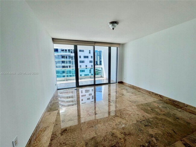 Building Photo - 1331 Brickell Bay Dr