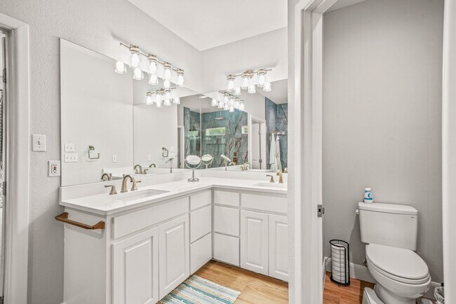 Building Photo - 258 Tuxedo Ave