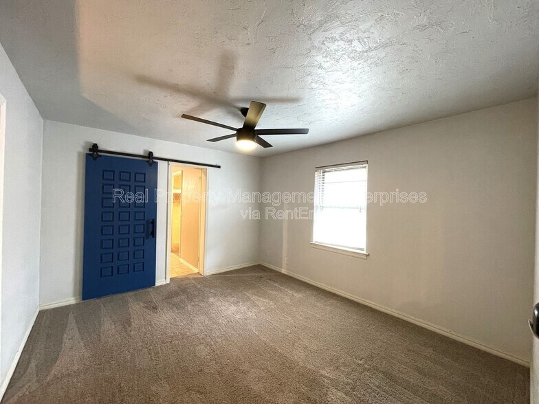Building Photo - 2225 NW 50th St