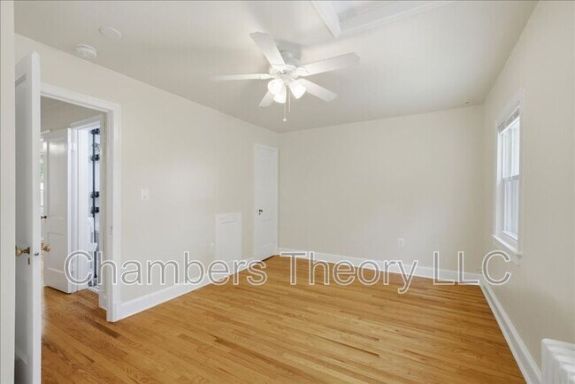 Building Photo - 2230 Observatory Pl NW