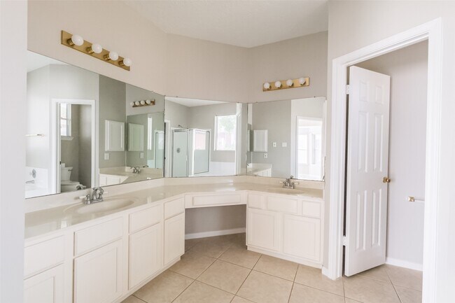 Building Photo - 7603 Quintero Dr