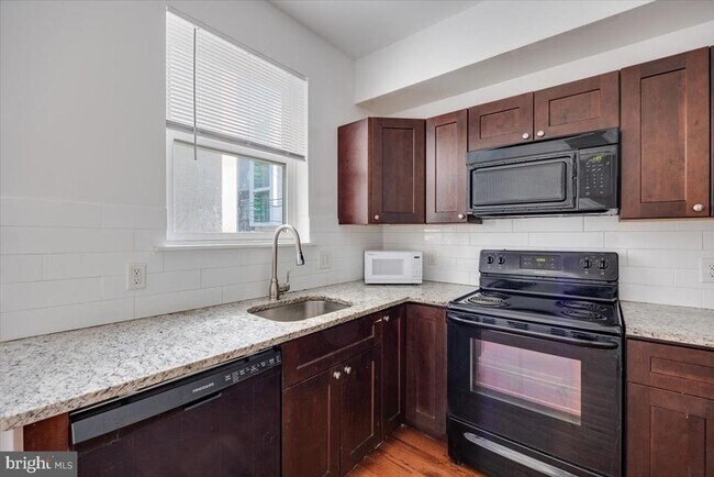 Building Photo - 1322 N 15th St