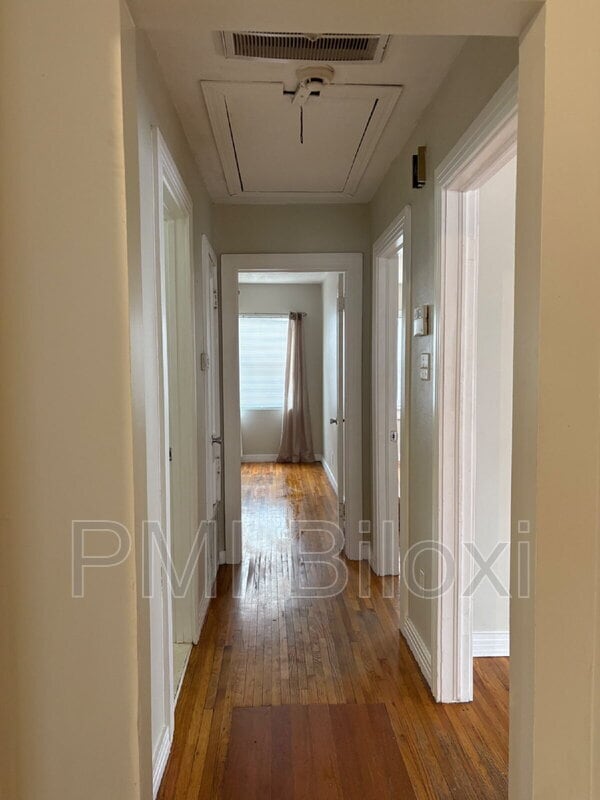 Building Photo - 391 Rodeo Dr