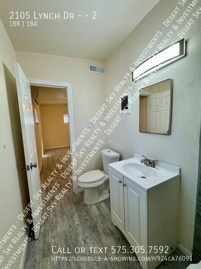 Building Photo - 2105 Lynch Dr