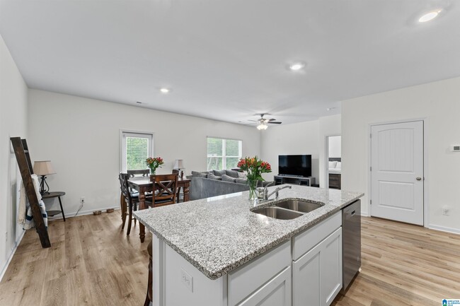 Building Photo - 991 Archers Trail N