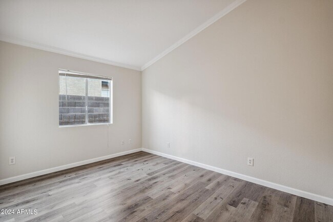 Building Photo - 5644 S 41st Pl