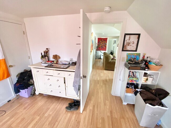 Building Photo - 48 Intervale Ave