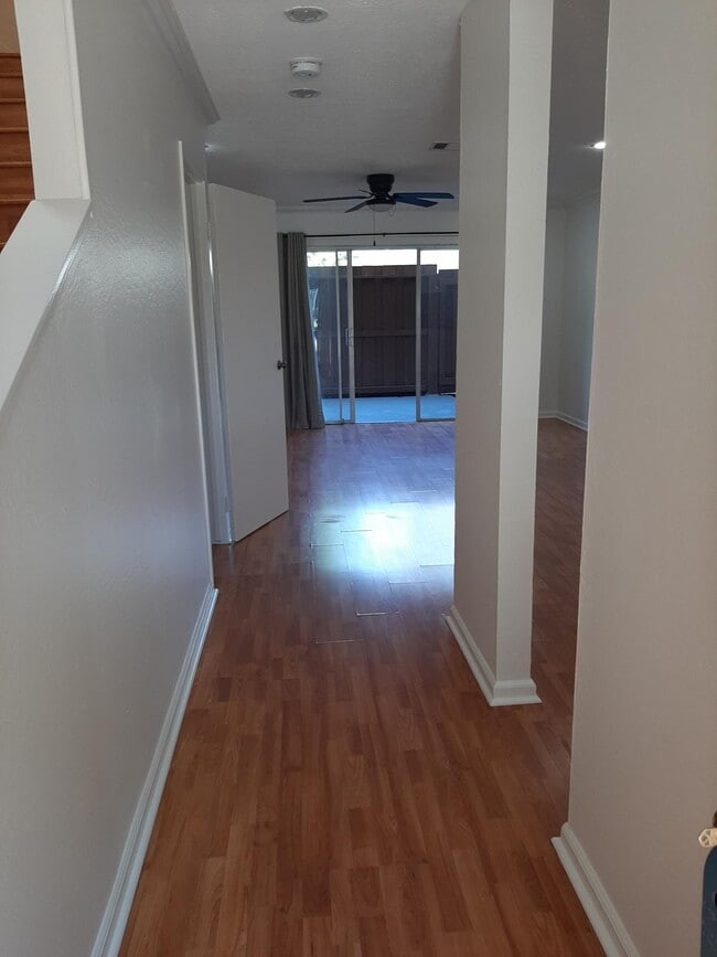 Building Photo - 1009 Murrieta Blvd