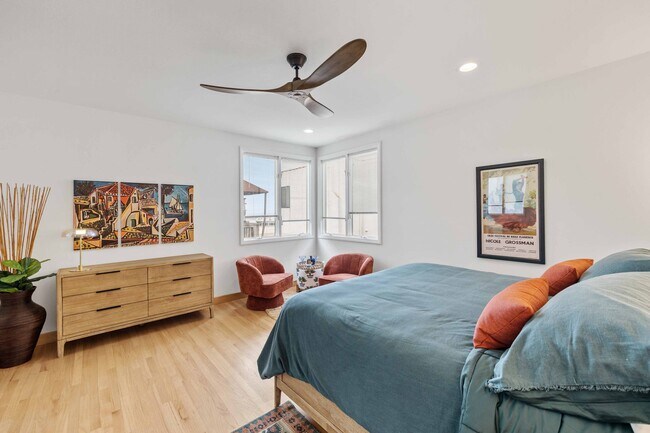 Building Photo - 121 Marine Pl