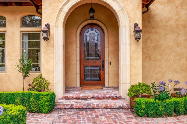 Building Photo - 3317 Taylor Rd