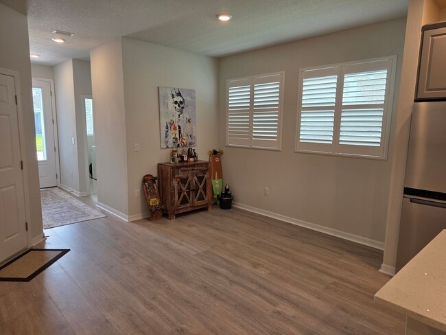 Building Photo - Three Bedroom / 2 Bath House - Waterset