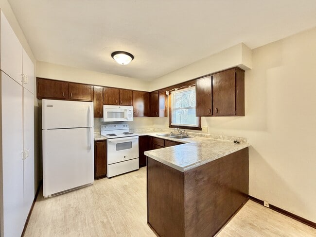 Building Photo - 604 Margate Dr