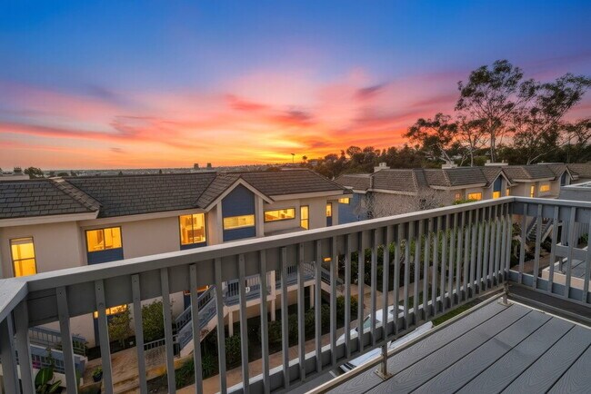 Building Photo - Welcome to this beautiful 1,042 sq. ft. condo offering modern comfort in a prime location!