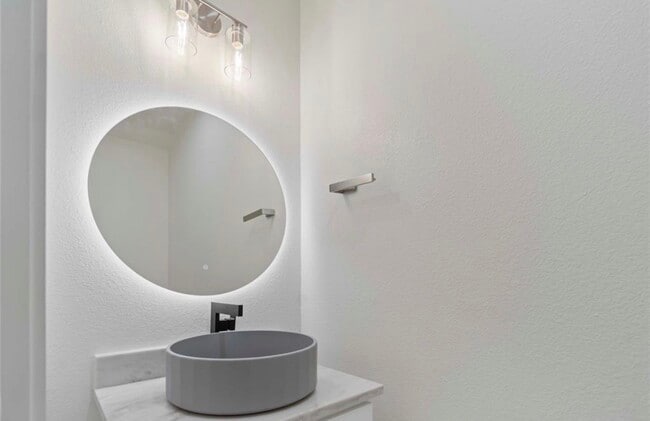 Building Photo - 7980 Angus St