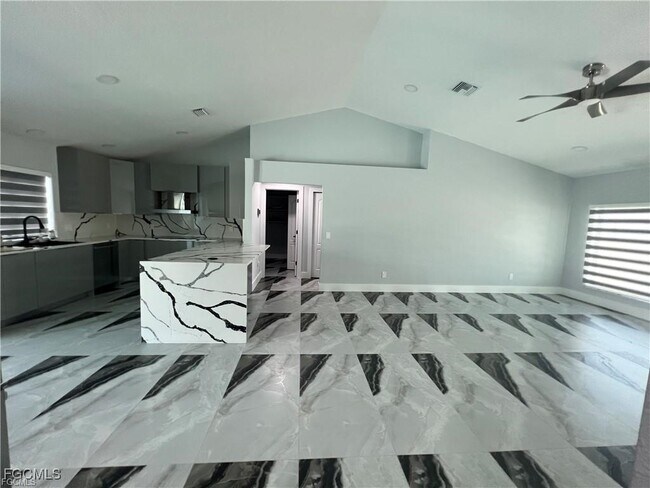 Building Photo - 1215 NW 38th Ave