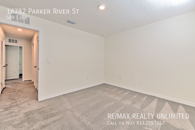 Building Photo - 16782 Parker River St