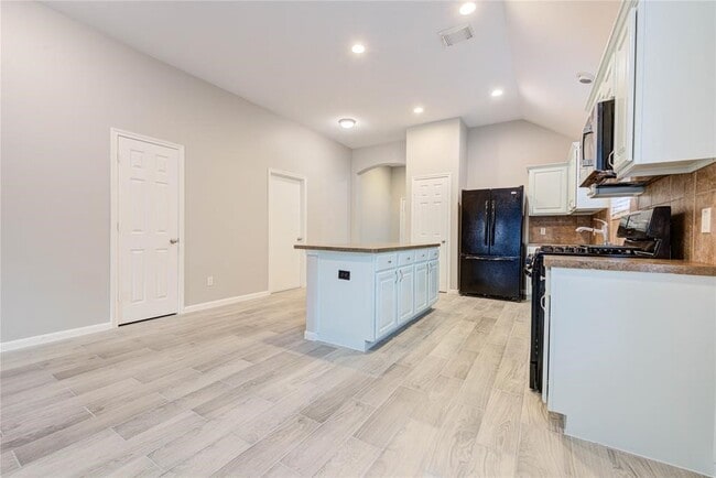 Building Photo - 21714 Mansfield Bluff Ln