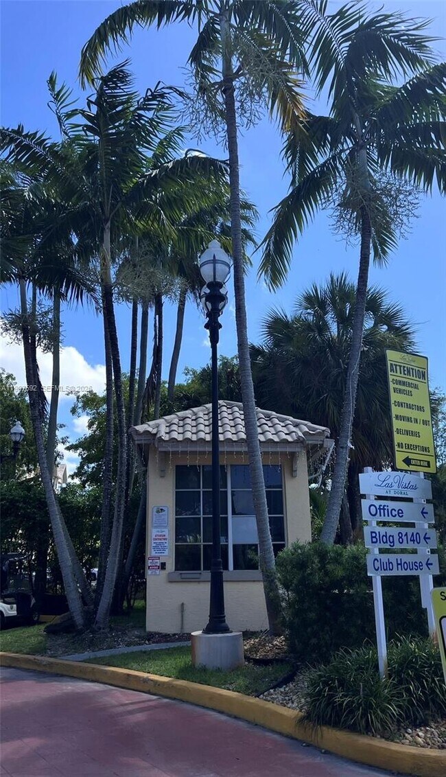 Building Photo - 8353 Lake Dr