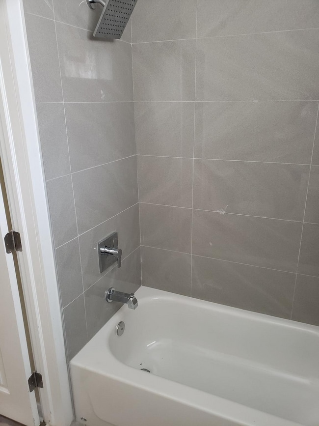 Building Photo - 2116 Hope St