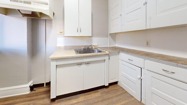 Building Photo - 1145 7th St NW