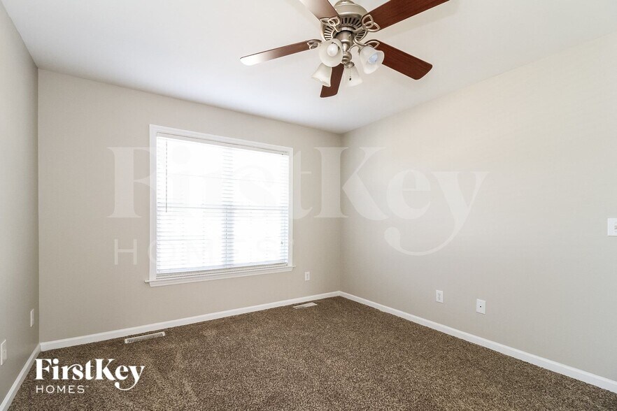 Building Photo - 2487 Somerset Pl Dr