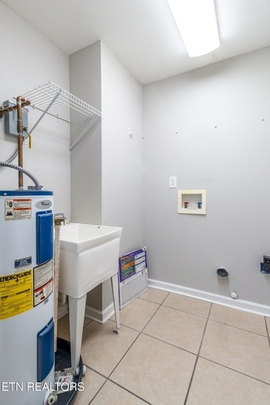 Building Photo - 4622 Ventura Dr